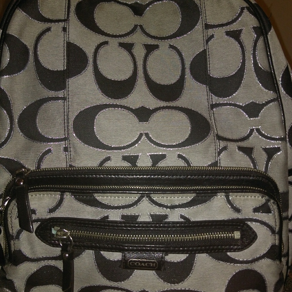 Authentic "Coach" backpack - Picture 3 of 5